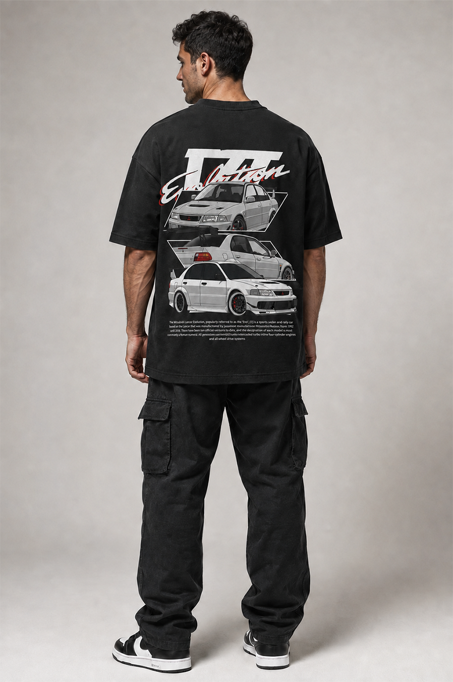 Camiseta Touge Lancer Evo VII preta, foto no modelo