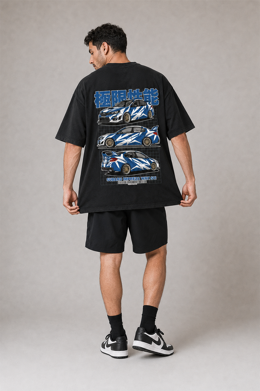 Camiseta Touge Subaru WRX STI preta, foto no modelo